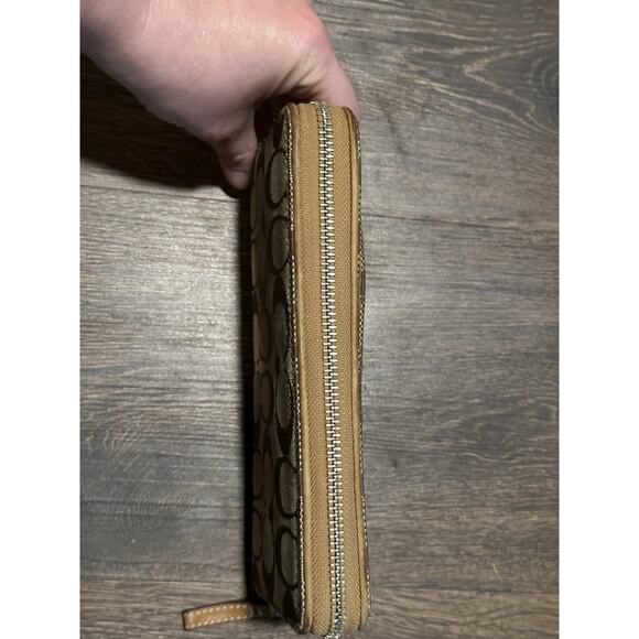 COACH SIGNATURE PENELOPE ACCORDIAN ZIP AROUND WALLET BROWN (used Original) - Picture 9 of 13